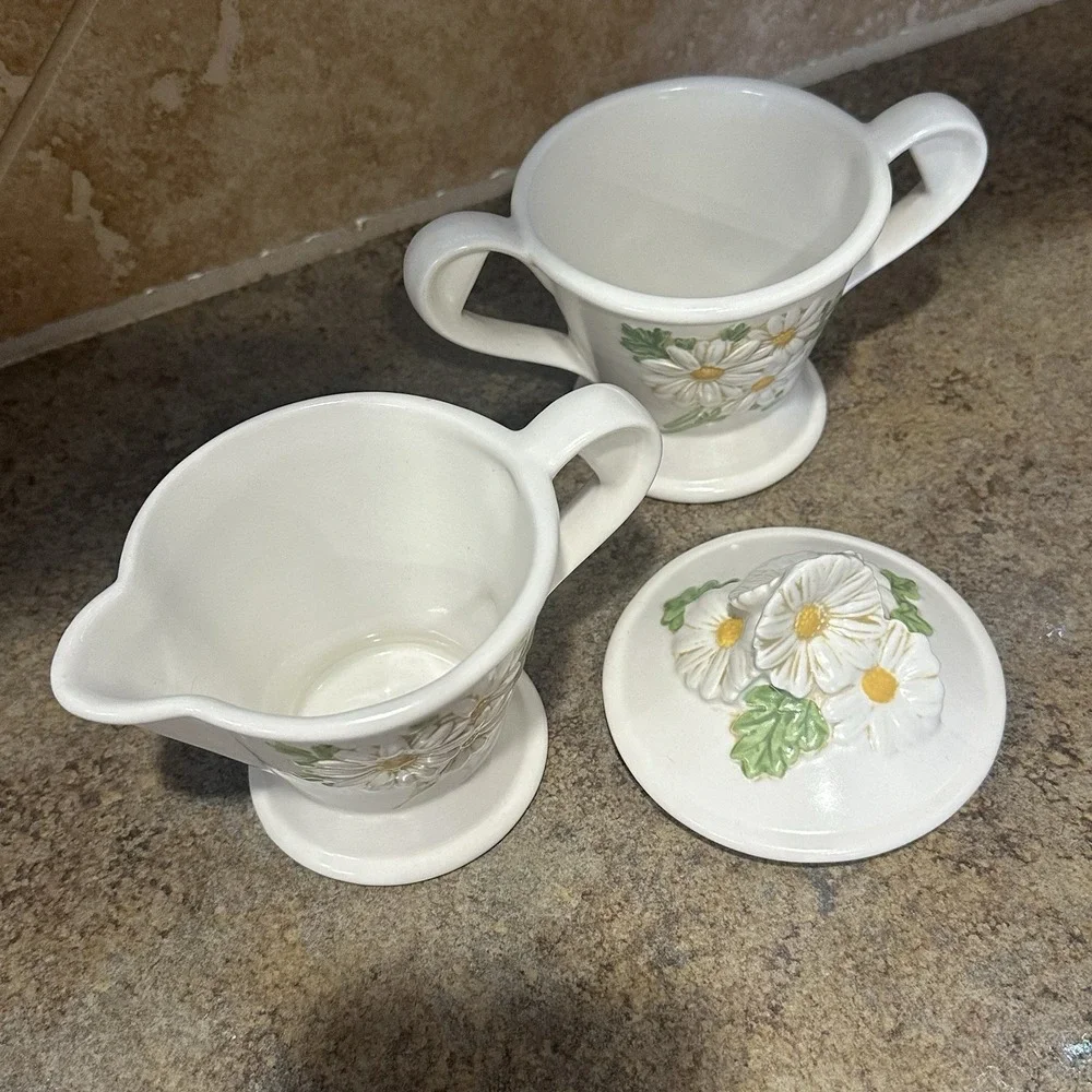 Vintage 1960's Poppytrail Metlox Sculptured Daisy Creamer & Sugar Bowl Set
